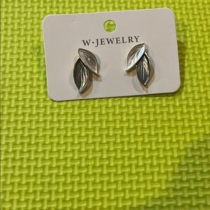 fashion Leaf Earrings NEW